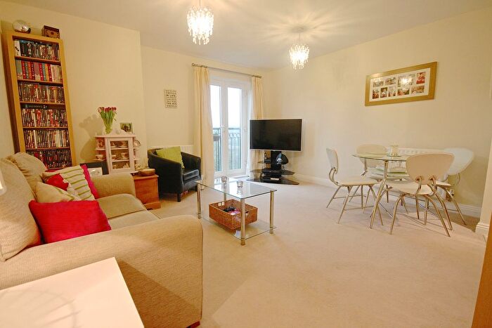 2 Bedroom Flat For Sale In Barrack Road, Dorchester, DT1