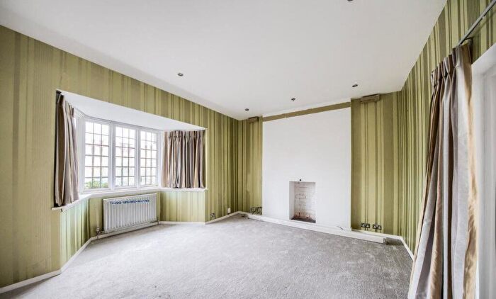 6 Bedroom Detached House For Sale In Station Road, Solihull, B93