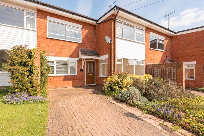 3 Bedroom Terraced House For Sale In Wells Close, Harpenden, Hertfordshire, AL5