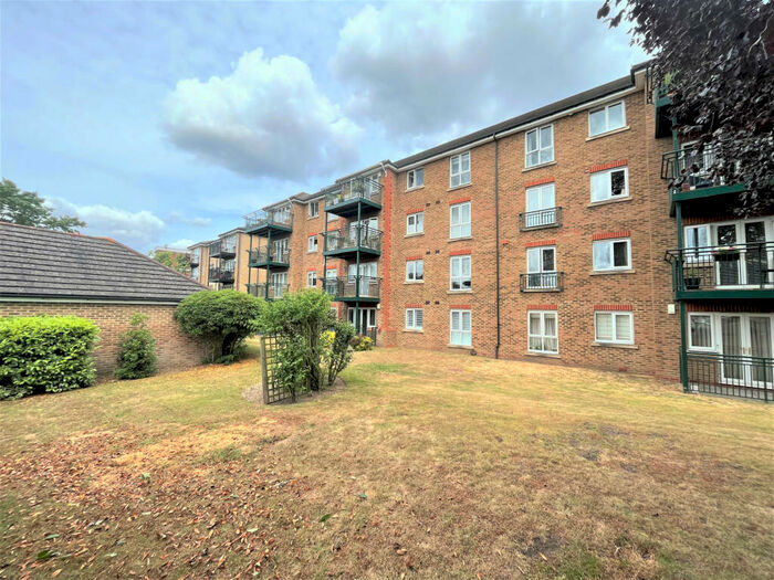 2 Bedroom Apartment To Rent In Willow Court, A Copers Cope Road, Beckenham, Kent, BR3