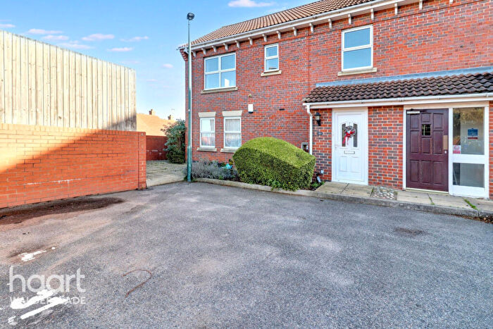 1 Bedroom Flat For Sale In Mary Court, Chatham, ME4