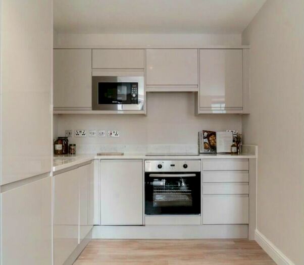 1 Bedroom Flat To Rent In Hyde Terrace, Leeds, West Yorkshire, LS2