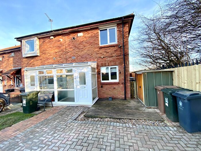 2 Bedroom House To Rent In Broomlea, New York, NE29
