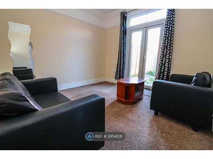 4 Bedroom Semi-Detached House To Rent In Devonshire Road, Southampton, SO15