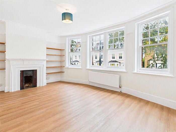 2 Bedroom Flat To Rent In High Street, Teddington, TW11
