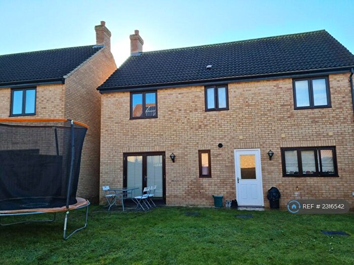 4 Bedroom Detached House To Rent In Crathes Garden Westcroft, Milton Keynes, MK4