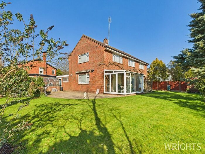 3 Bedroom Detached House For Sale In Sunnyfield, Hatfield, AL9