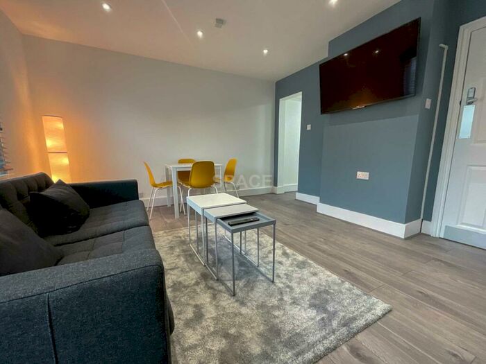 6 Bedroom Terraced House To Rent In Kings Road, Reading, Berkshire, RG1