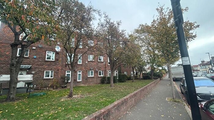 1 Bedroom Flat For Sale In All Saints Court, Springwell Road, Hounslow, TW5