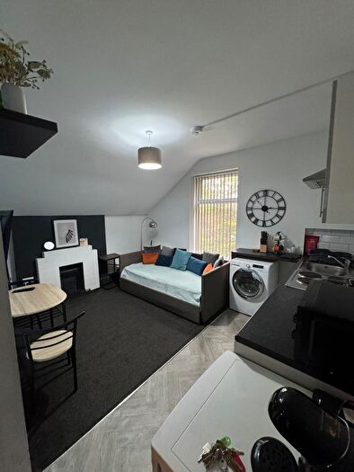 1 Bedroom Flat To Rent In Ash Tree Road, Manchester, M8