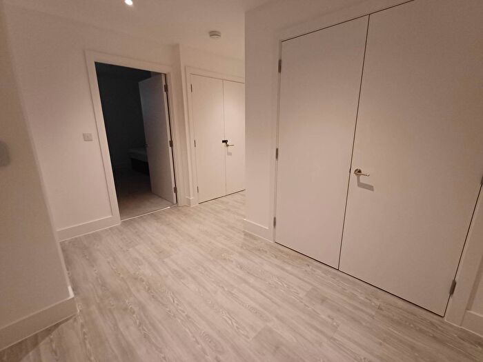 2 Bedroom Flat To Rent In Kite Close, London, SE2