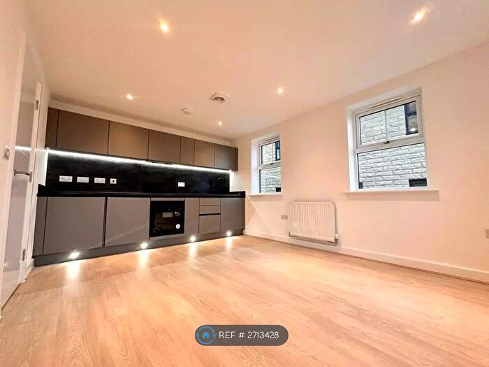 2 Bedroom Semi-Detached House To Rent In Blackthorn Boulevard Kiveton Park, Sheffield, S26