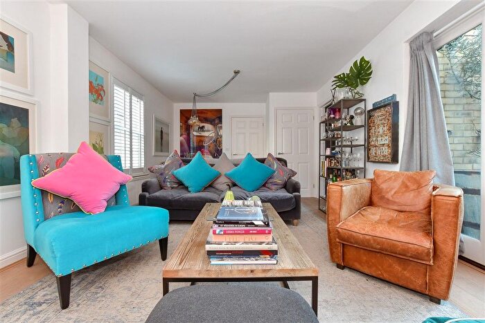 3 Bedroom Detached House For Sale In Swanfield Road, Whitstable, Kent, CT5