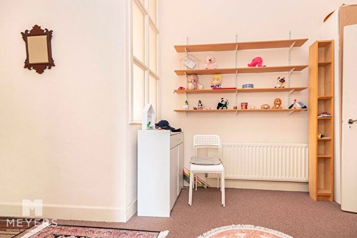 2 Bedroom Flat For Sale In Cavendish Road, Bournemouth, BH1