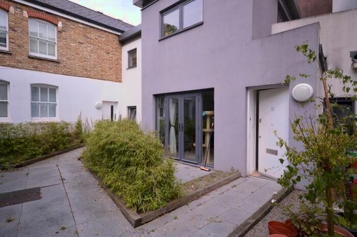 2 Bedroom Flat To Rent In Flint Street, London, SE17