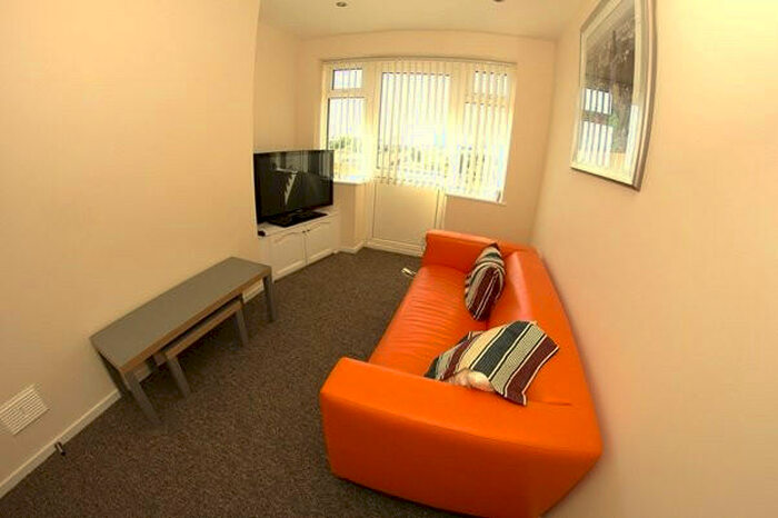 3 Bedroom Flat To Rent In , Minster Court, &#;Liverpool, L7