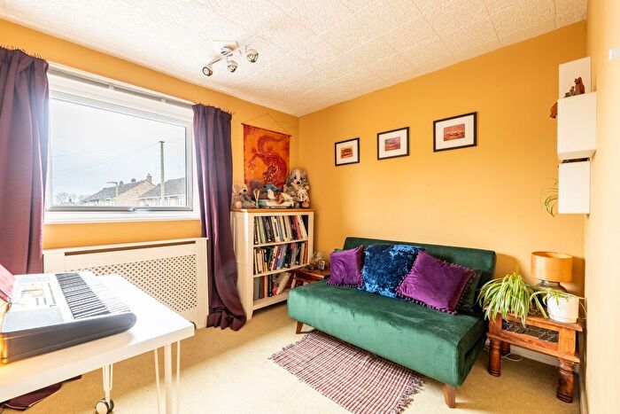 3 Bedroom End Of Terrace House For Sale In Hill View, Carterton, Oxfordshire, OX18