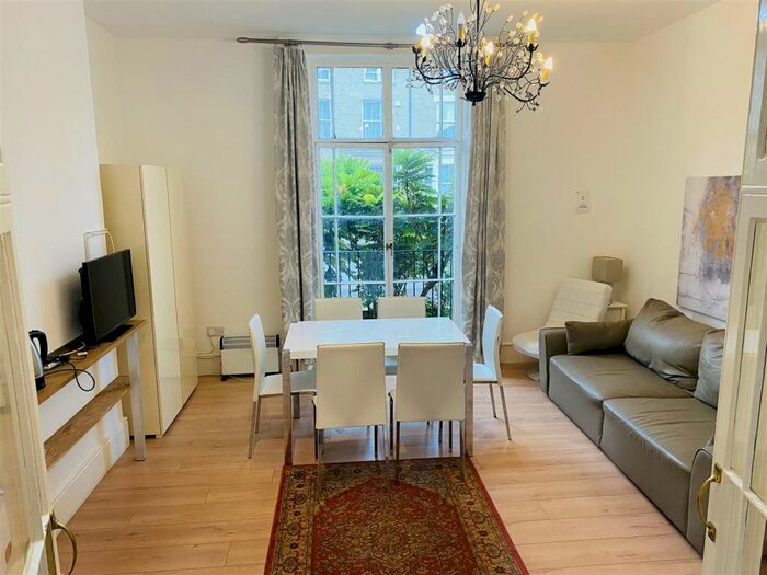1 Bedroom Flat To Rent In Flat, Newmarket Road, Cambridge, CB5