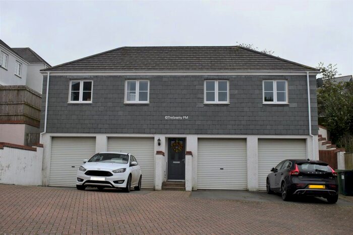 2 Bedroom Property To Rent In Round Ring Gardens, Penryn, TR10