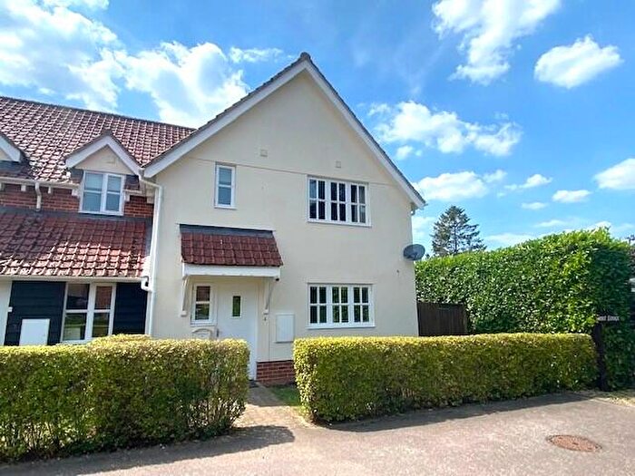3 Bedroom Semi-Detached House To Rent In Ixworth Road, IP31