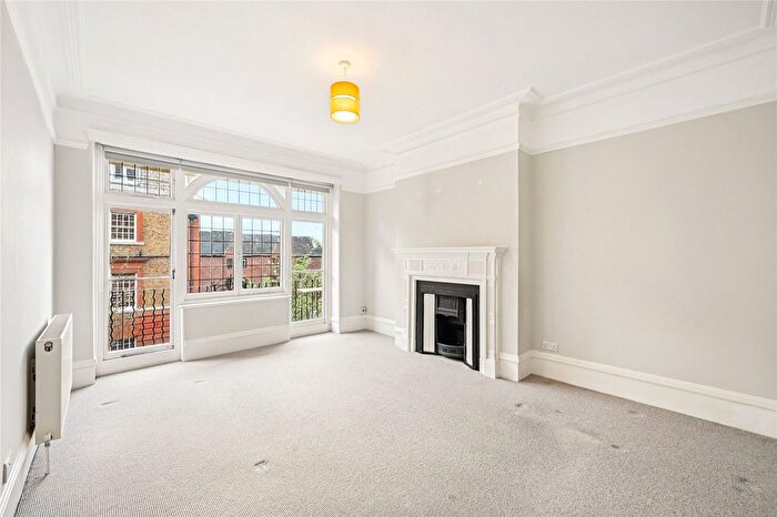 3 Bedroom Flat For Sale In Aynhoe Mansions, Aynhoe Road, London, W14