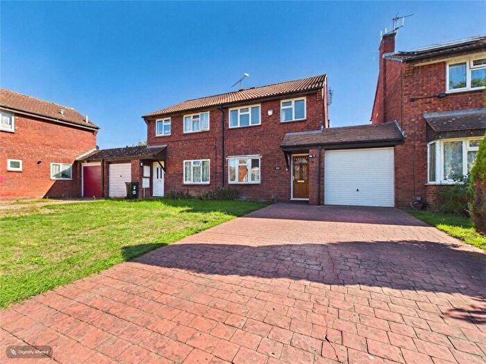 3 Bedroom Semi-Detached House To Rent In Easington Drive, Lower Earley, Reading, Berkshire, RG6