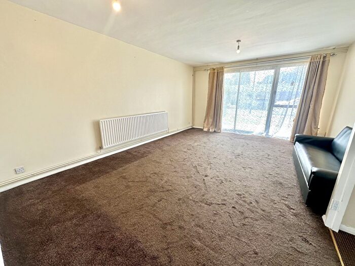2 Bedroom Flat To Rent In Wheatlands, Hounslow, TW5