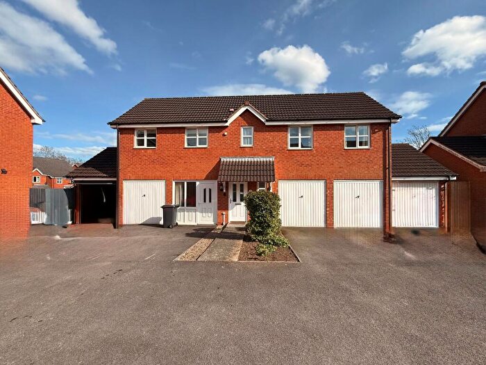 3 Bedroom Semi-Detached House To Rent In Broadlands Close, Sutton In Ashfield, NG17