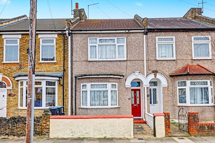 3 Bedroom Property For Sale In Uckfield Road, Enfield, EN3