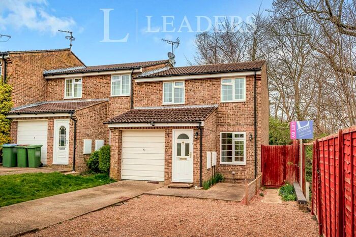 3 Bedroom End Of Terrace House To Rent In Ridgehurst Drive, Horsham, RH12