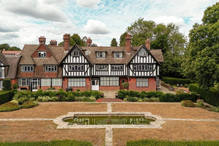 3 Bedroom Apartment For Sale In Holly Hill Park, Banstead, ., SM7