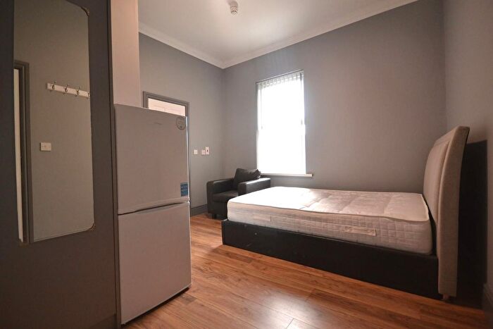 Studio To Rent In London Road, Reading, Berkshire, RG1