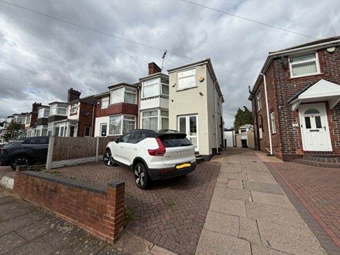 3 Bedroom Semi Detached House For Sale In Ermington Crescent, Castle Bromwich, Birmingham, West Midlands, B36