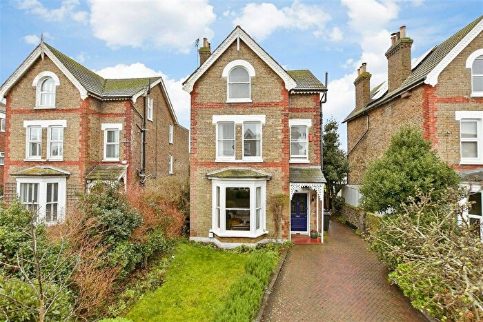 5 Bedroom Detached House For Sale In St. Peter's Road, Broadstairs, Kent, CT10