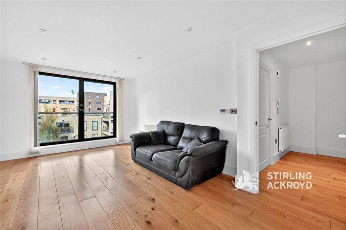 1 Bedroom Flat To Rent In Axio Way, Bow, London, E3