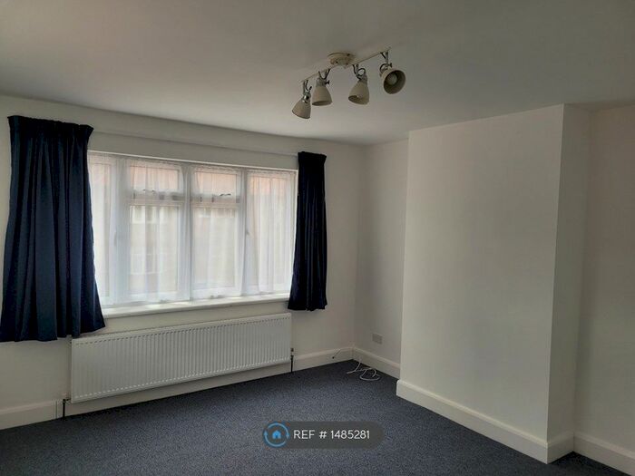 2 Bedroom Maisonette To Rent In Wellington Road, Pinner, HA5