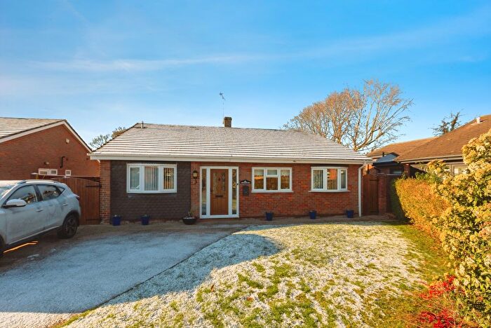 3 Bedroom Bungalow For Sale In Manor Farm Close, Weston Turville, Aylesbury, Buckinghamshire, HP22