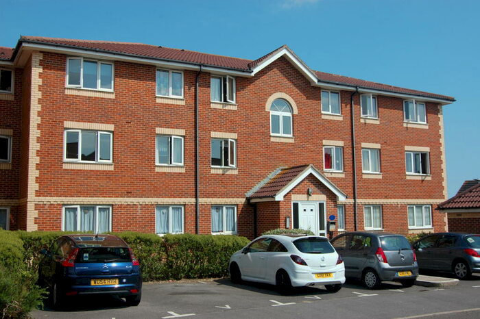 2 Bedroom Flat To Rent In Broad Oak Close, Langney, BN23