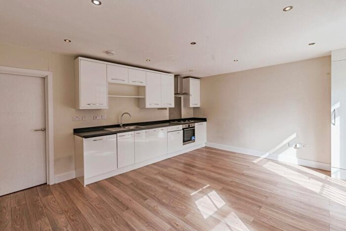 1 Bedroom Flat For Sale In Marketfield Road, Redhill, Surrey, RH1