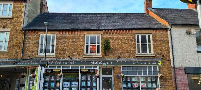 2 Bedroom Flat To Rent In High Street, Rothwell, Kettering, Northants, NN14