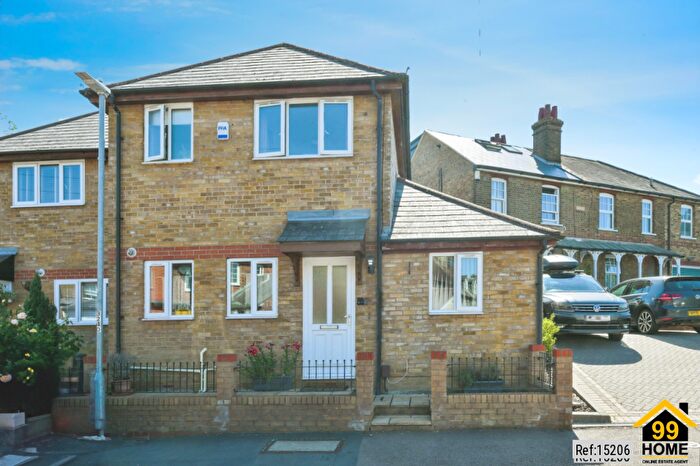 3 Bedroom Detached House For Sale In Old Road, Harlow, Essex, CM17