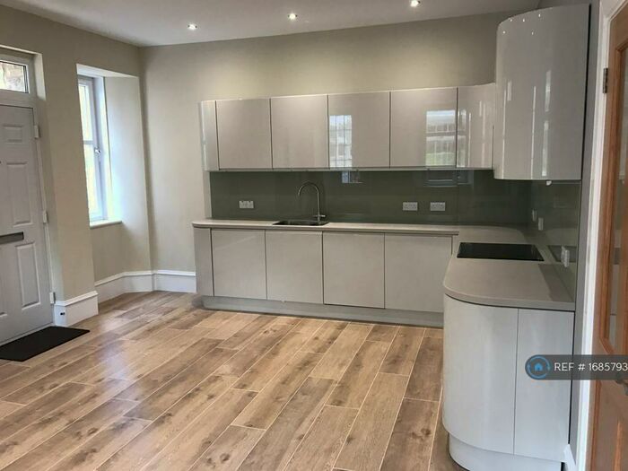 1 Bedroom Flat To Rent In Fergus Drive, Glasgow, G20