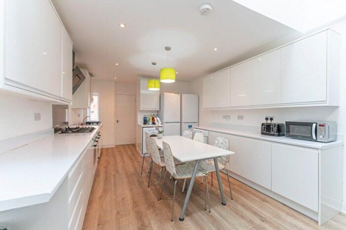 6 Bedroom Terraced House To Rent In Harrow Road, Selly Oak, Birmingham, B29