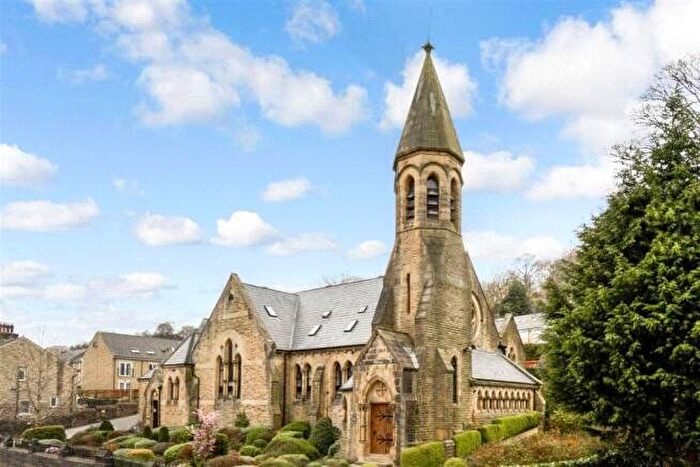 2 Bedroom Flat For Sale In Oldham Road, Ripponden, Sowerby Bridge, West Yorkshire, HX6