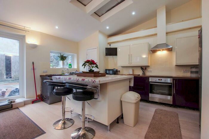 3 Bedroom House To Rent In Gladys Street, Tonyrefail, Porth, CF39