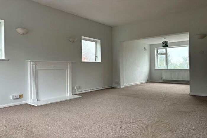 2 Bedroom Flat To Rent In High Street, Heathfield, TN21