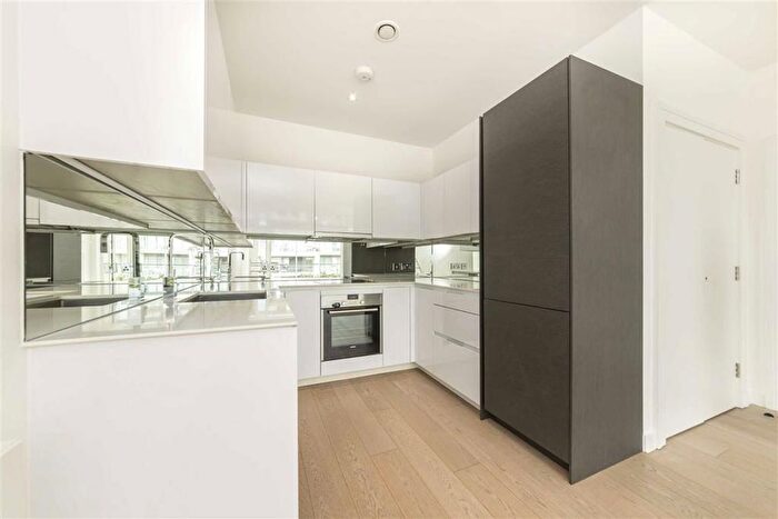 2 Bedroom Flat To Rent In River Gardens Walk, Greenwich, SE10