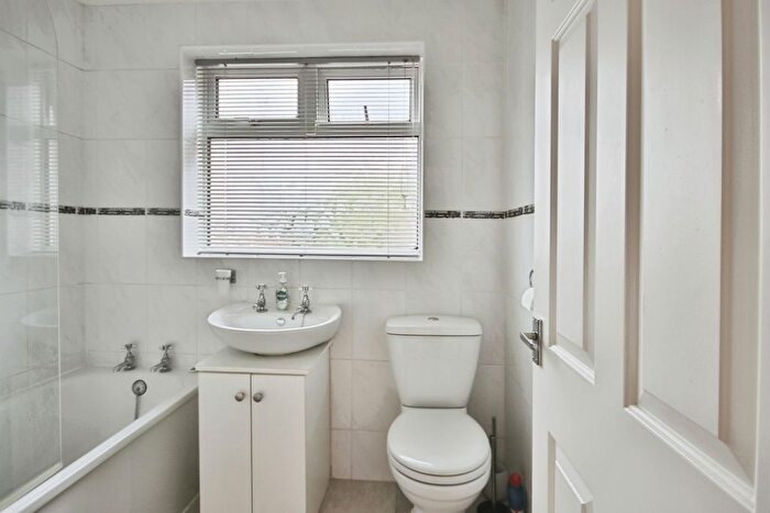 2 Bedroom Semi-Detached Bungalow For Sale In Borrowdale, Hull, HU7