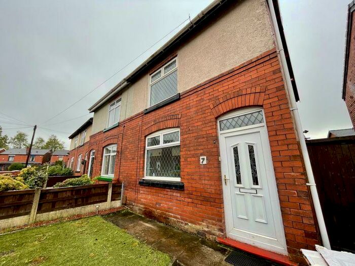 2 Bedroom Semi-Detached House To Rent In Jutland Grove, Westhoughton, Bolton **Available Now**, BL5