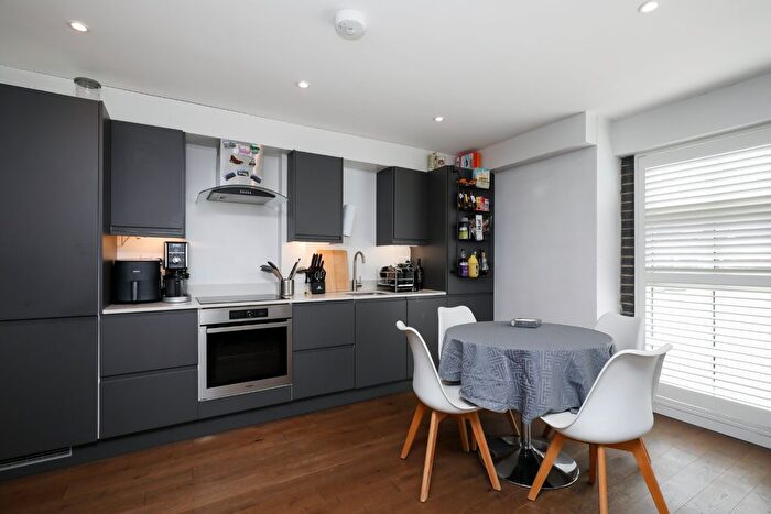 1 Bedroom Flat To Rent In Elm Grove, Wimbledon, London, SW19